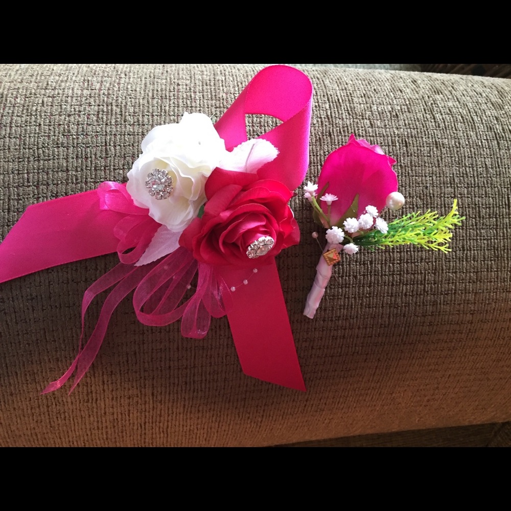 Corsages & boutonnière combos